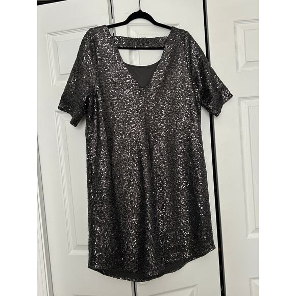 Torrid Size 1x Sequin Knee Length Miniskirt - Picture 4 of 9